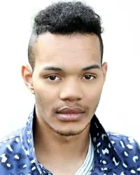 영화배우인 할리 실베스터의 대표 이미지