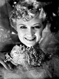 배우인 로라 라 플랜트의 대표 이미지