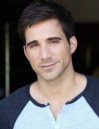 영화배우인 저스틴 레이의 대표 이미지