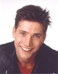 배우인 사샤 미첼의 대표 이미지