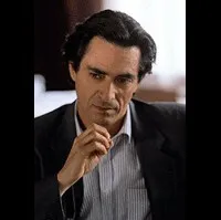 영화배우인 사미 프레이의 대표 이미지