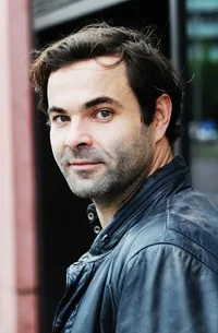 영화배우인 안드레아스 될러의 대표 이미지