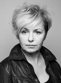 영화배우인 알렉산드라 코니에츠나의 대표 이미지