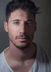 영화배우인 가이 켄트의 대표 이미지