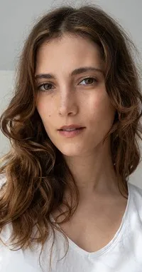 영화배우인 사라-소피 부스니나의 대표 이미지