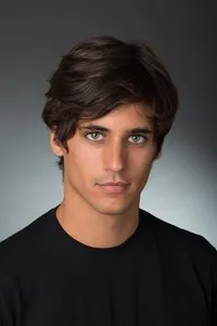 영화배우인 알렉스 마루니의 대표 이미지