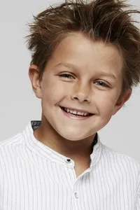 영화배우인 루카 라이하르트 벤 코커의 대표 이미지