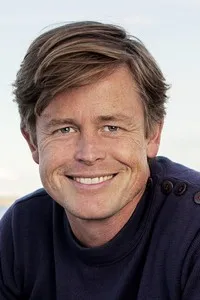 영화배우인 카스파르 필립손의 대표 이미지