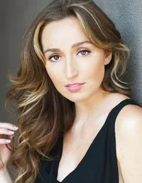 영화배우인 애슐리 그린 엘리자베스의 대표 이미지