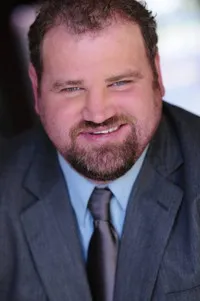 영화배우인 헤스 맥고의 대표 이미지