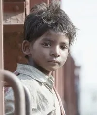 영화배우인 써니 파와르의 대표 이미지