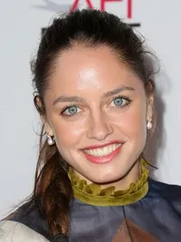 영화배우인 마틸드 지올리의 대표 이미지