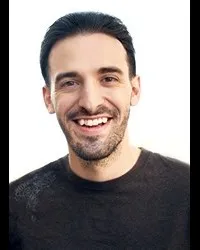 영화배우인 앤서니 파벨리치의 대표 이미지