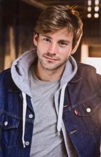 영화배우인 데이빗 마이클 무트의 대표 이미지