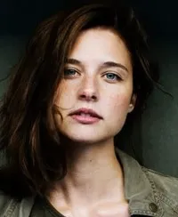 영화배우인 스베냐 융의 대표 이미지