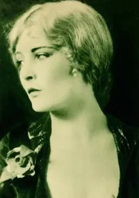 영화배우인 저넷 로프의 대표 이미지