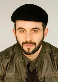 영화감독인 훌리안 킨타닐라의 대표 이미지