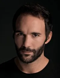 영화배우인 헤수스 로베라스의 대표 이미지