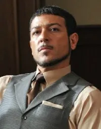 영화배우인 토프락 세르겐의 대표 이미지