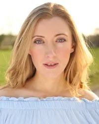 영화배우인 에이미-조이스 헤이스팅스의 대표 이미지