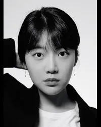 영화배우인 신지우의 대표 이미지