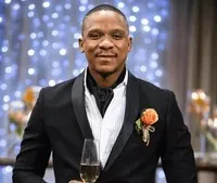 영화배우인 봉길레 만타시의 대표 이미지