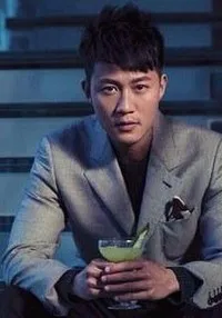 영화배우인 맥자락의 대표 이미지