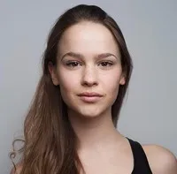 영화배우, 가수인 클라라 루가드의 대표 이미지