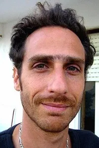 영화배우인 아미 스몰라르트치크의 대표 이미지