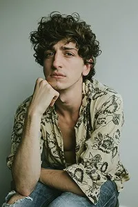 영화배우인 조니 마사로의 대표 이미지