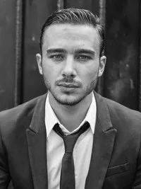 영화배우인 토마스 두아지의 대표 이미지