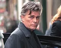 배우, 감독, 각본인 니콜라스 캠벨의 대표 이미지