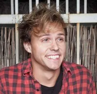 영화배우인 휘트머 토마스의 대표 이미지