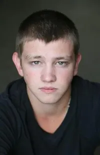 영화배우인 앙토니 바종의 대표 이미지