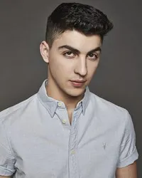 영화배우인 트레버 토디먼의 대표 이미지