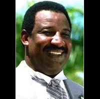 배우인 프랭크 맥래의 대표 이미지