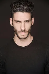 영화배우인 에릭 엘리아스의 대표 이미지