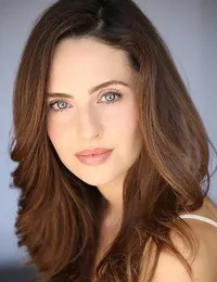 영화배우인 알렉산드라 바드의 대표 이미지