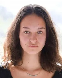 영화배우인 에라나 제임스의 대표 이미지