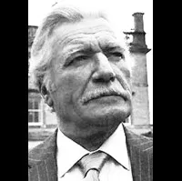 배우인 나이젤 데이븐포트의 대표 이미지