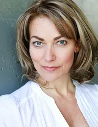 영화배우인 테리 드와이어의 대표 이미지