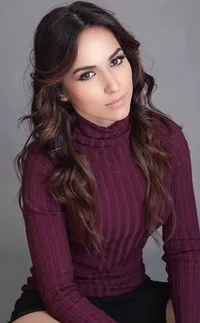 영화배우인 아나 이사벨의 대표 이미지