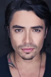 영화배우인 애덤 손더스의 대표 이미지