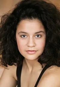 영화배우인 애나 스코트니의 대표 이미지