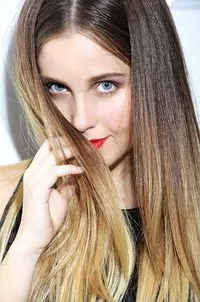 영화배우인 나타샤 뒤페롱의 대표 이미지