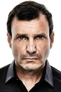 영화배우인 스티븐 맨리의 대표 이미지