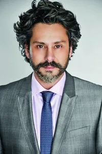 영화배우인 알레샨드리 네로의 대표 이미지