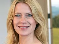 영화배우인 카롤린느 페터스의 대표 이미지