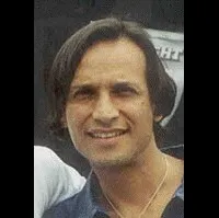 배우인 대니 드 라 파즈의 대표 이미지