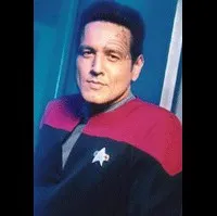 배우인 로버트 벨트란의 대표 이미지